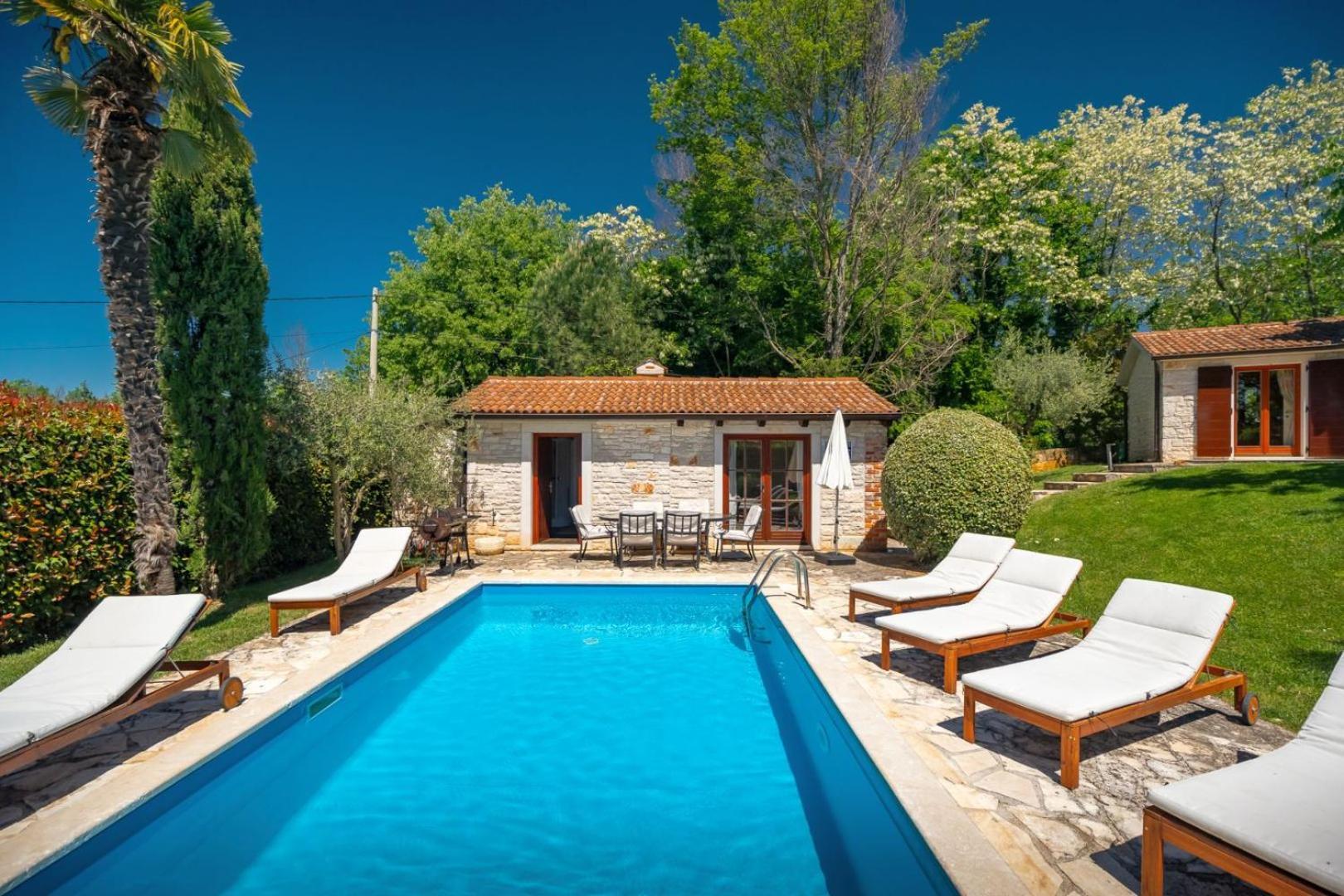 Rustic Villa Cehici With Pool In Sveti Lovrec Jehnici エクステリア 写真