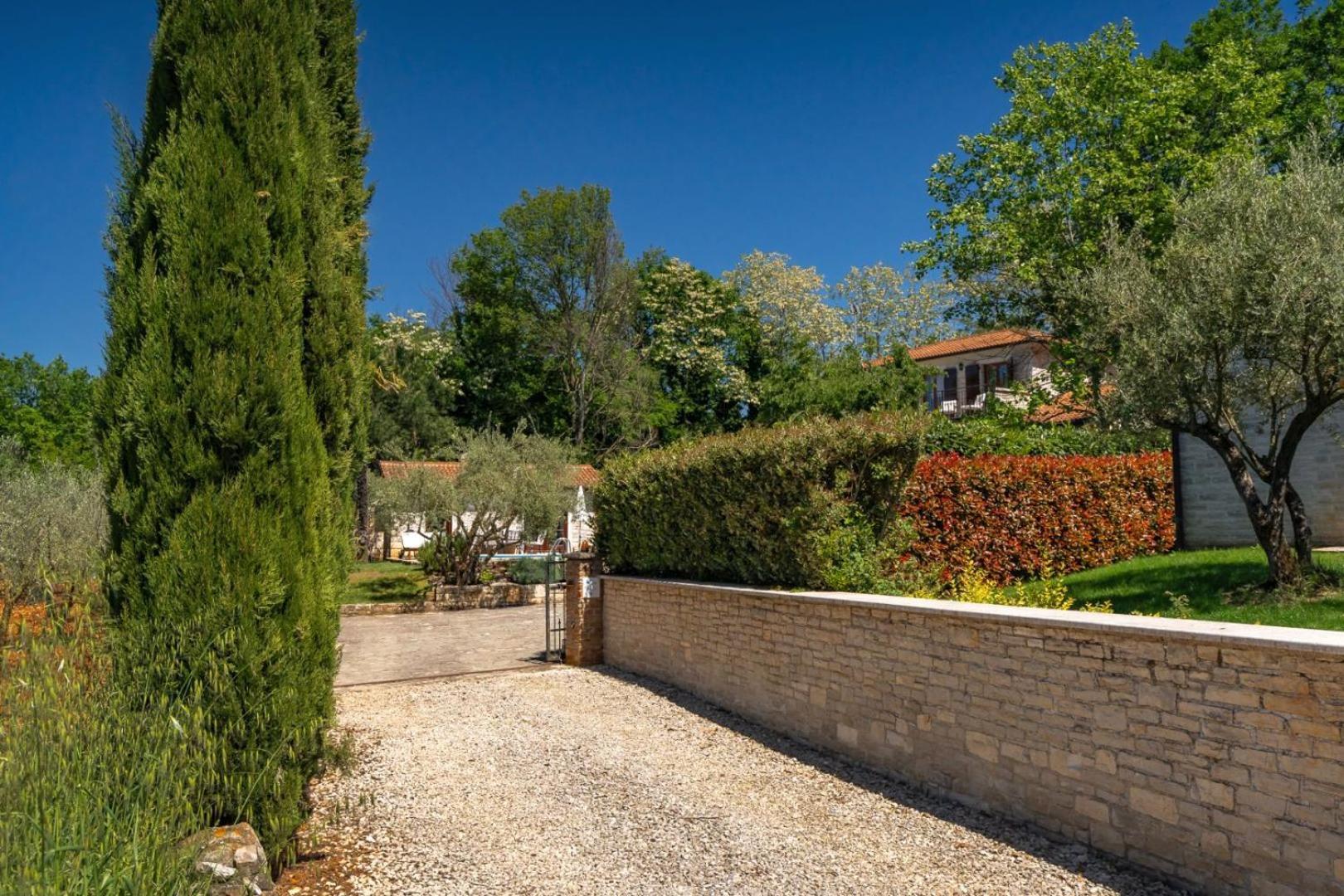 Rustic Villa Cehici With Pool In Sveti Lovrec Jehnici エクステリア 写真
