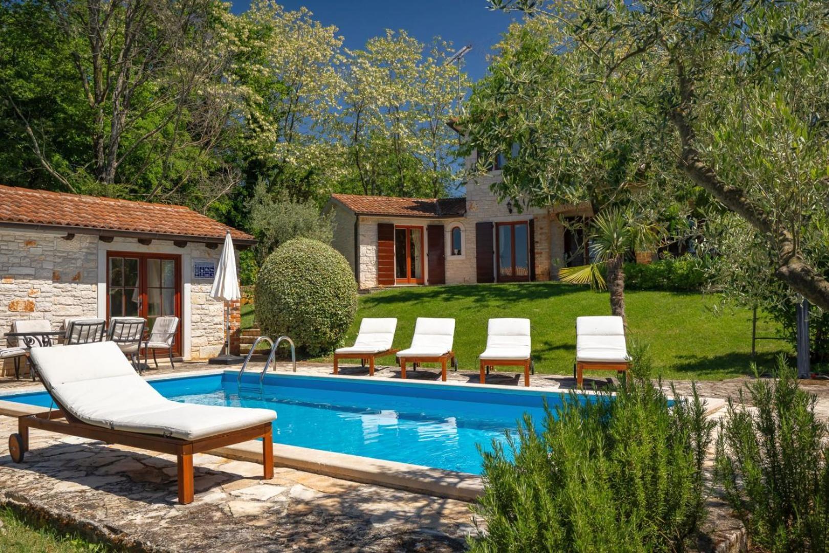 Rustic Villa Cehici With Pool In Sveti Lovrec Jehnici エクステリア 写真