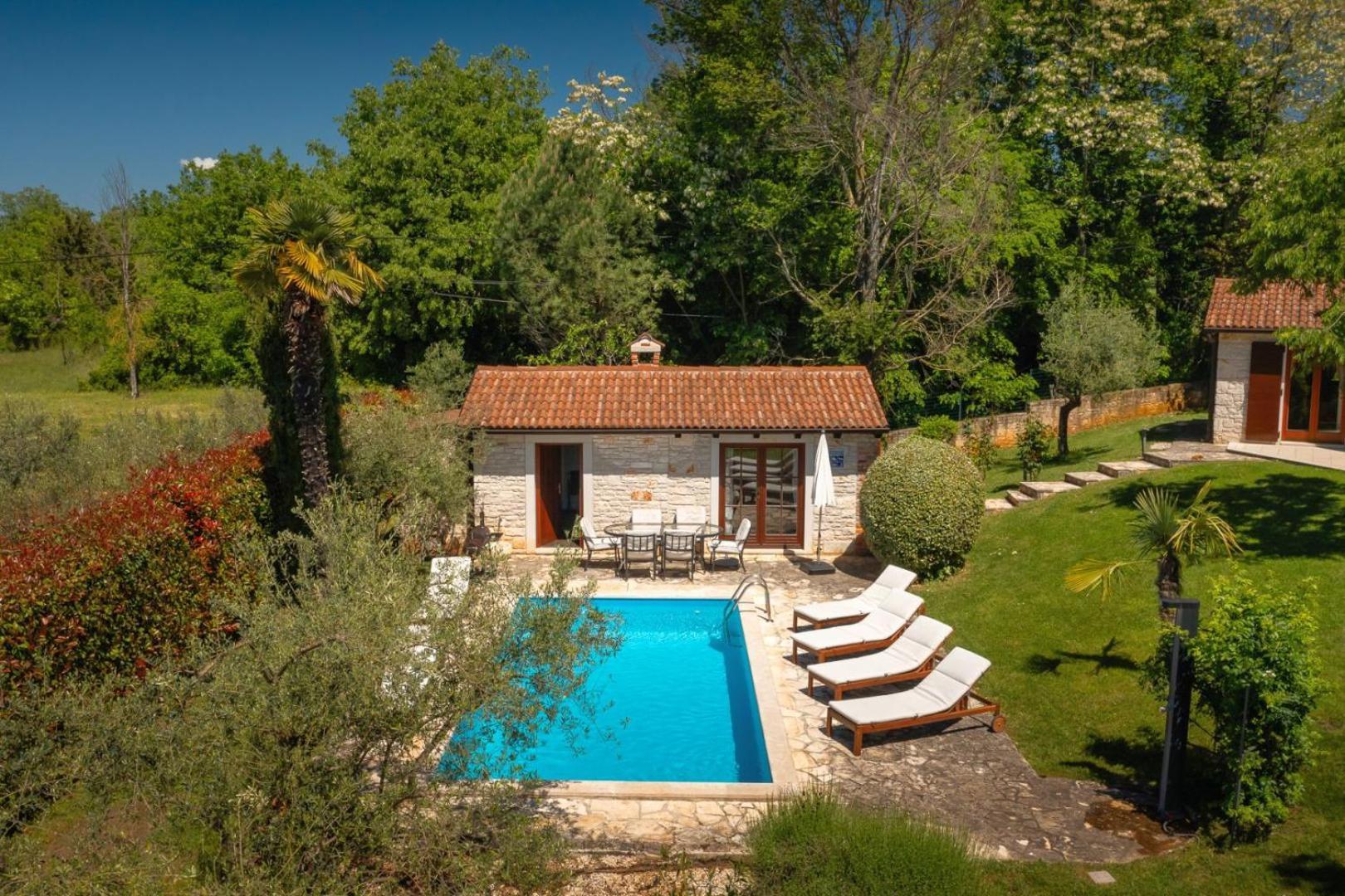 Rustic Villa Cehici With Pool In Sveti Lovrec Jehnici エクステリア 写真