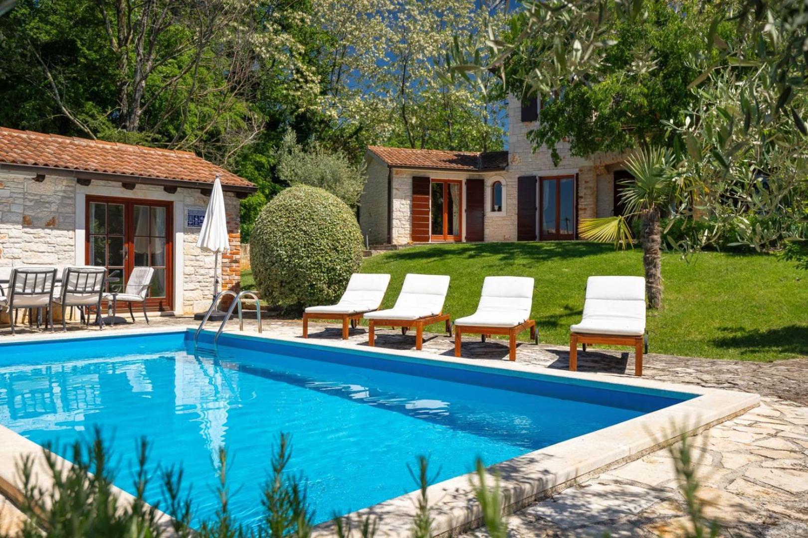 Rustic Villa Cehici With Pool In Sveti Lovrec Jehnici エクステリア 写真